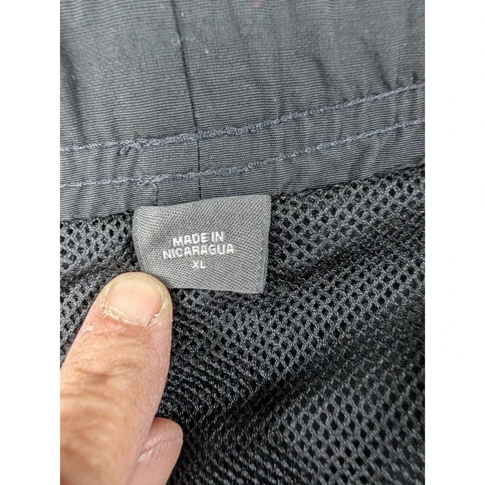 Eddie Bauer Mens Size‎ XL Color Black Cargo Hiking Shorts 1